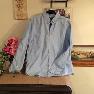 Vineyard Vine men’s Medium Blue Shirt